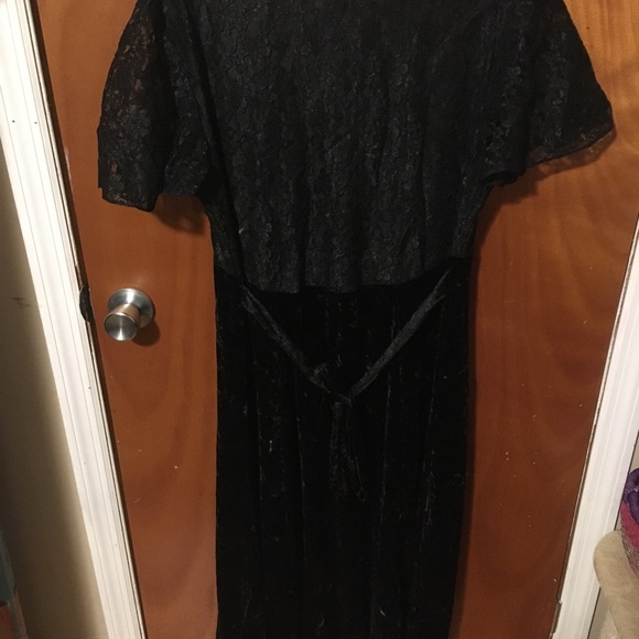 Ms. Choice long black lace dress - Picture 4 of 10